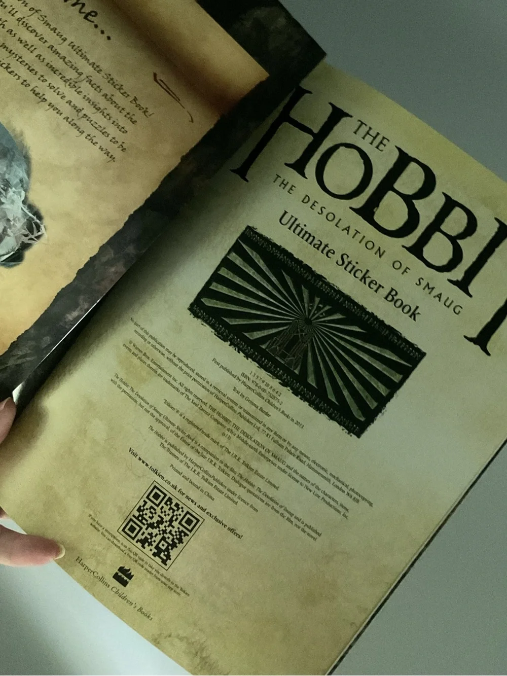 The Hobbit: A The Desolation of Smaug Ultimate Sticker Book - Green Cover